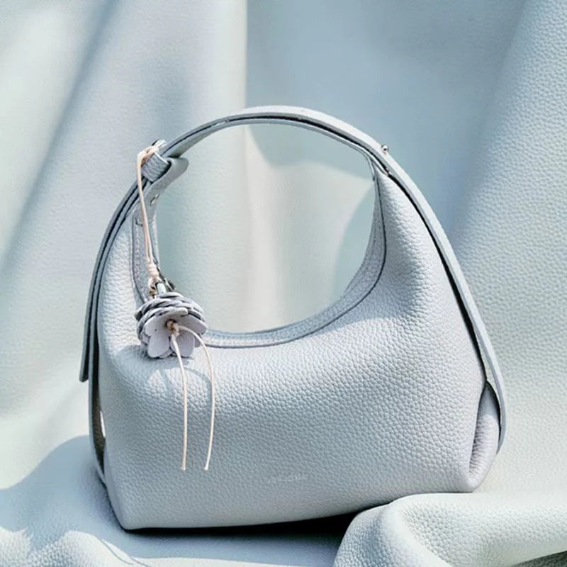 Bolsa de Couro Feminina Meia Lua Naomi Transversal Azul