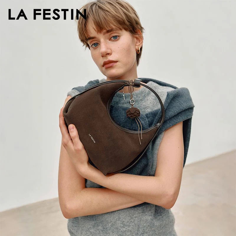 Bolsa Transversal Marrom Camurça Feminina Pequena de Couro Naomi